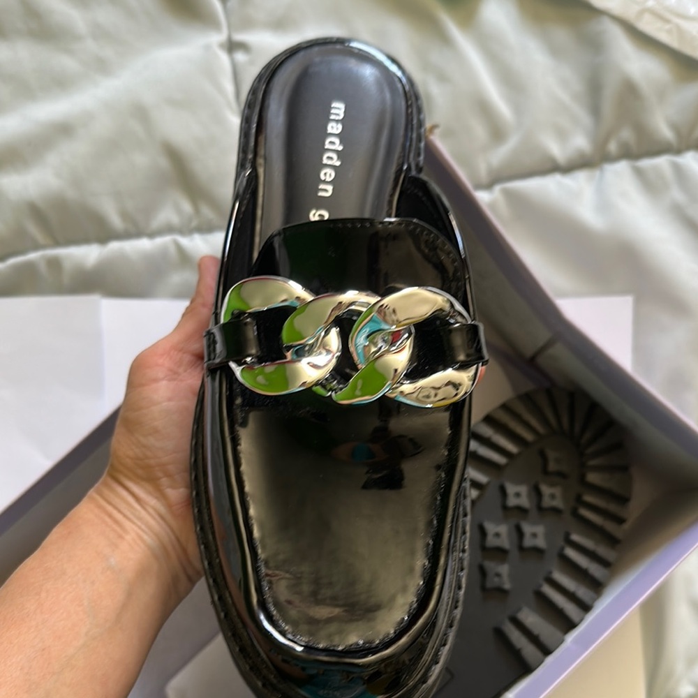Madden Girl Black Chain Loafers  7 runs on the small side - Picture 8 of 13
